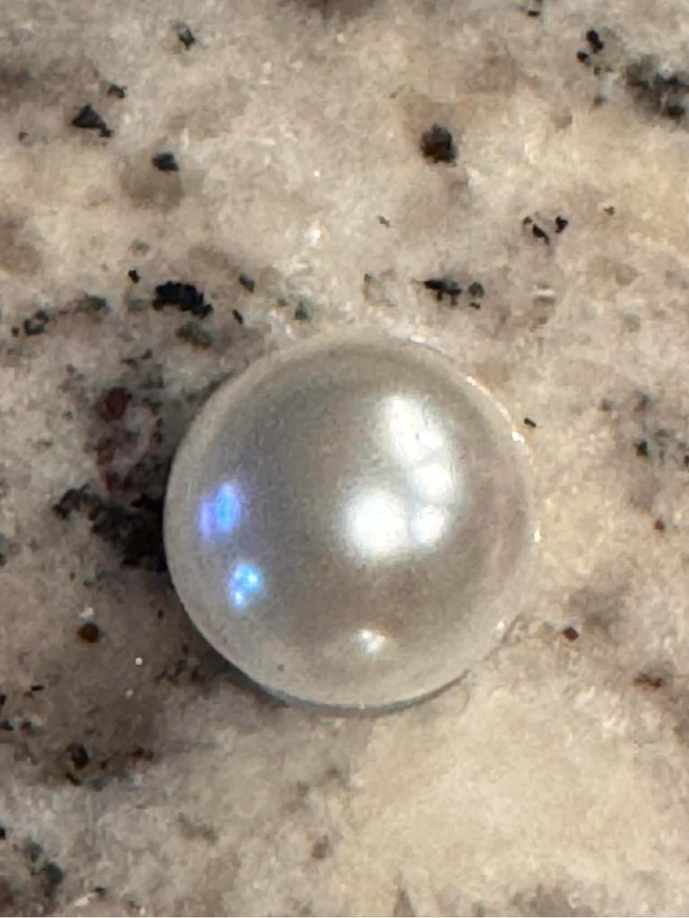 CROCS pearl white charm